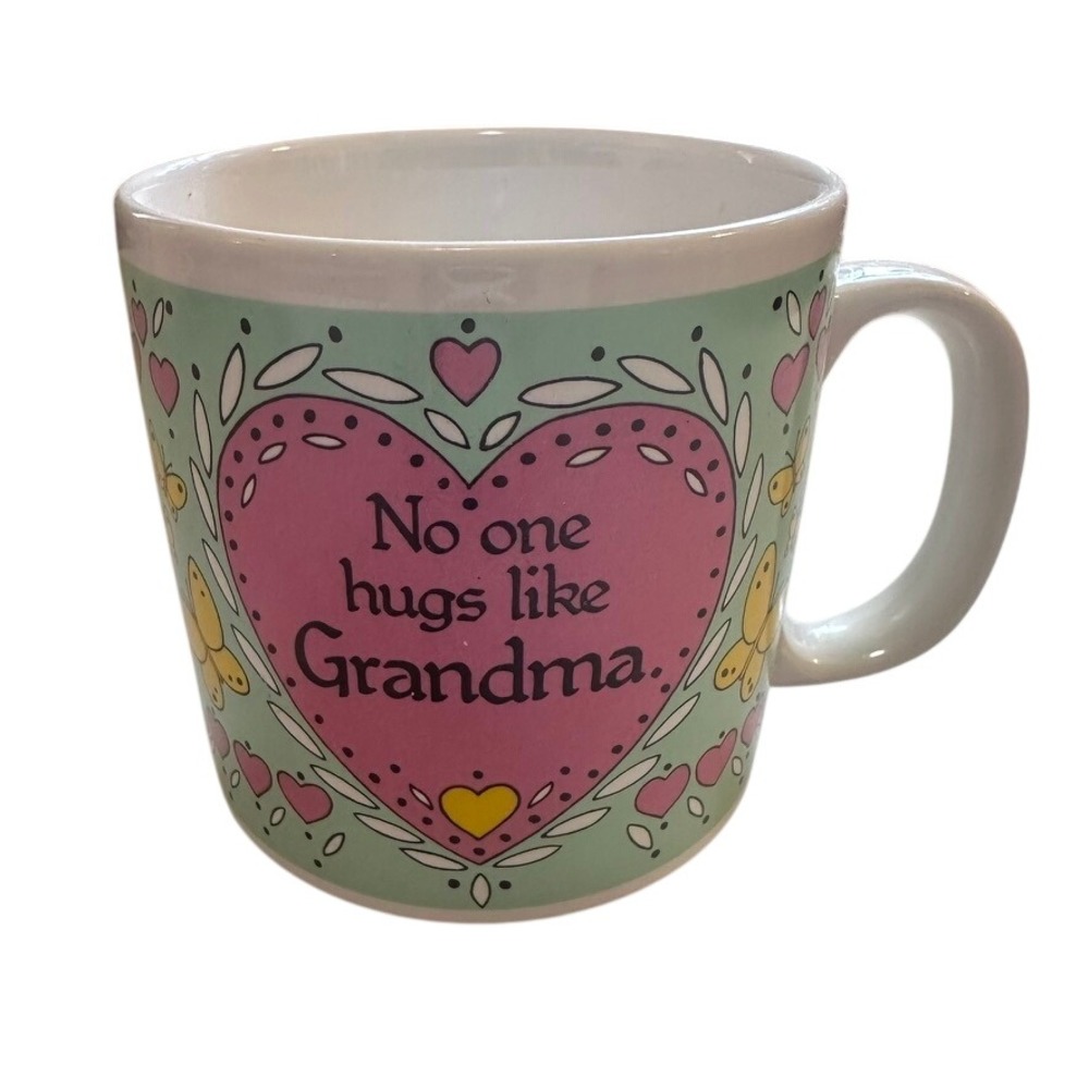 B of A Inc No One Hugs Like Grandma Mug Green Pink Excellent Butterfly Heart